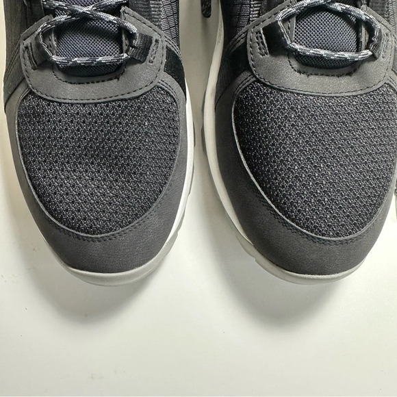 Timberland Men's GreenStride™ Solar Wave LTSolar Wave Shoe in Black. 11.5 - Picture 9 of 13